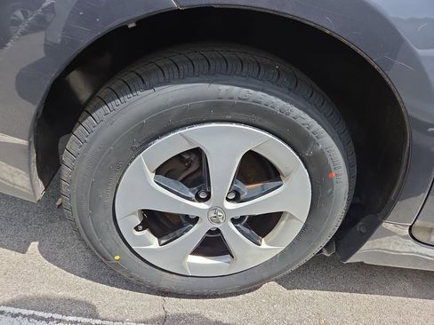 Used 2013 Toyota Prius Two FWD image 3