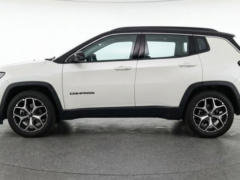 Used 2025 Jeep Compass Limited AWD/4WD image 5