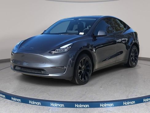Used 2021 Tesla Model Y Long Range image 1
