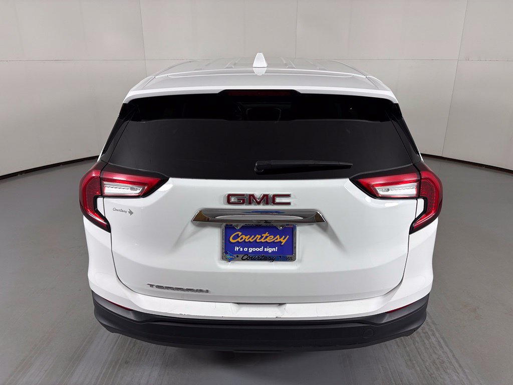 Used 2024 GMC Terrain SLE FWD image 7