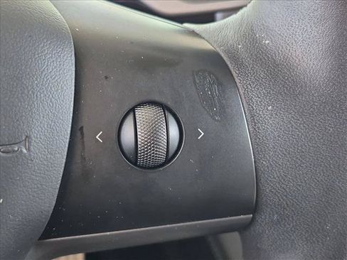 Used 2023 Tesla Model Y Performance AWD/4WD image 16