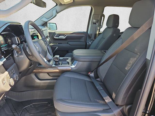 New 2026 Chevrolet Silverado 1500 RST w/ Dark Appearance Package AWD/4WD image 4