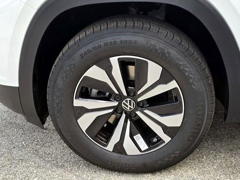 New 2026 Volkswagen Atlas SE FWD image 7