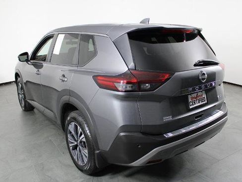 Certified 2022 Nissan Rogue SV image 4