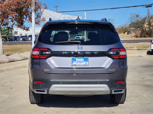 Used 2025 Honda Pilot Elite image 6