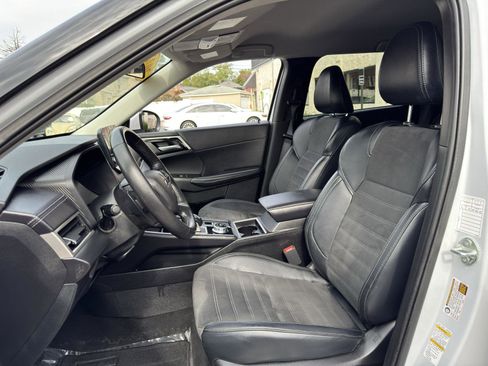 Used 2024 Mitsubishi Outlander SE image 22