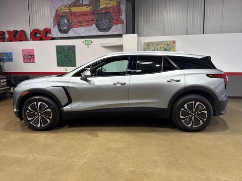 Used 2024 Chevrolet Blazer EV LT AWD/4WD image 4