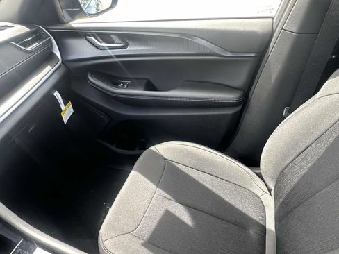 New 2026 Jeep Grand Cherokee L Laredo AWD/4WD image 19