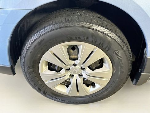 Used 2011 Subaru Outback 2.5i AWD/4WD image 36