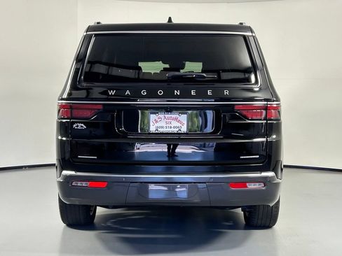 Used 2022 Jeep Wagoneer Series III w/ Premium Group I AWD/4WD image 6