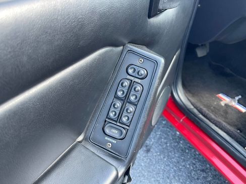 Used 1992 Ford Mustang LX image 22