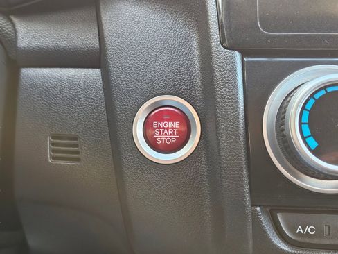 Used 2017 Honda Fit EX image 12