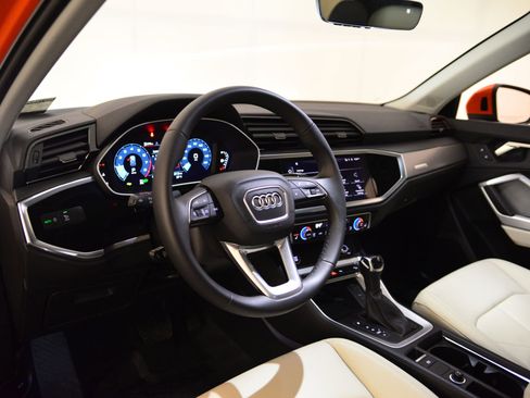 Used 2025 Audi Q3 2.0T Premium w/ Convenience Package image 28