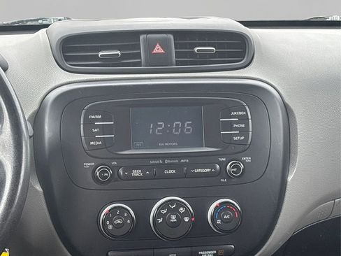 Used 2016 Kia Soul FWD image 17