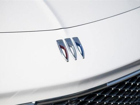 Used 2025 Buick Encore GX Avenir w/ Avenir Technology Package image 10