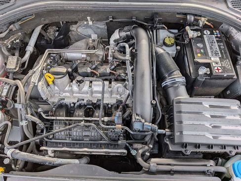 Used 2020 Volkswagen Jetta SE w/ SE Cold Weather Package image 27