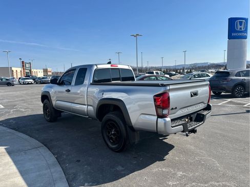Used 2022 Toyota Tacoma SR image 6