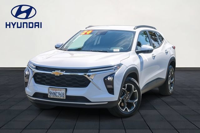 Used 2024 Chevrolet Trax LT FWD image 1