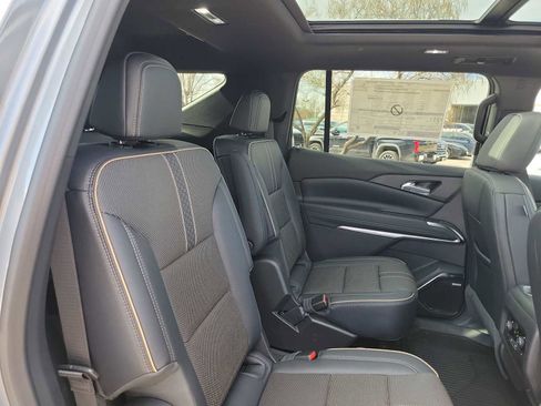 New 2026 Chevrolet Traverse High Country w/ LPO, Floor Liner Package AWD/4WD image 17