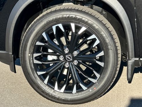 New 2026 Nissan Rogue SV AWD/4WD image 32