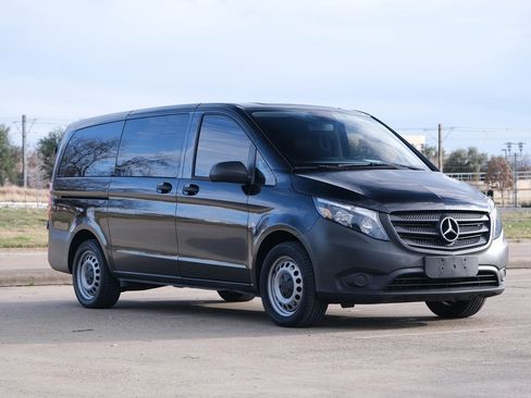 Used 2019 Mercedes-Benz Metris Passenger image 5