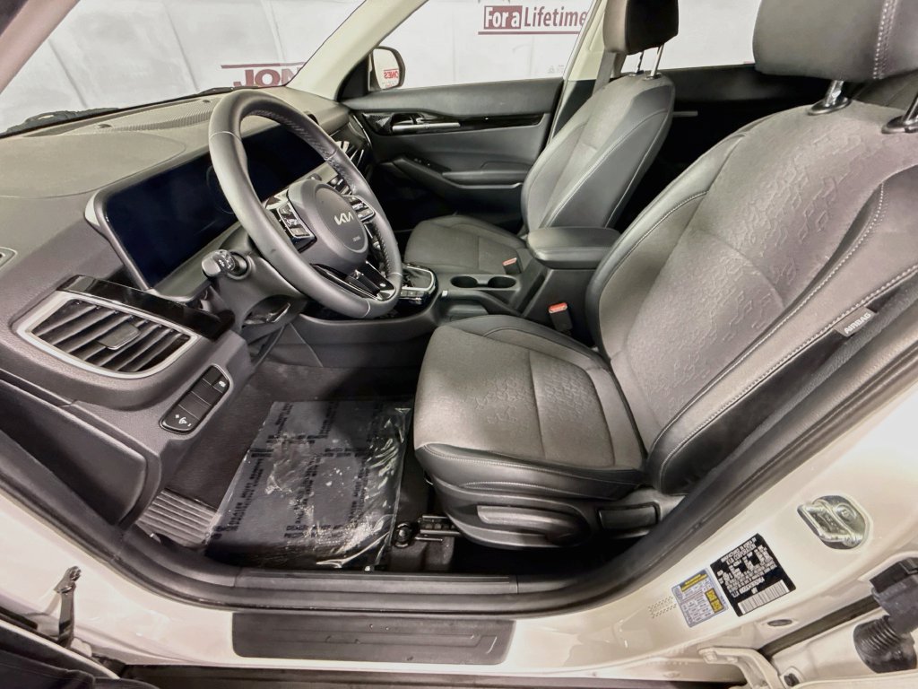 Used 2024 Kia Seltos X-Line AWD/4WD image 25