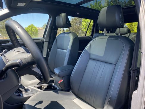 Used 2023 Volkswagen Tiguan SE R-Line image 7