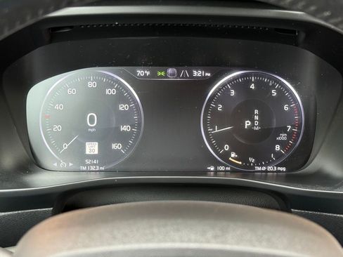 Used 2021 Volvo XC40 T5 Momentum w/ Premium Package image 34