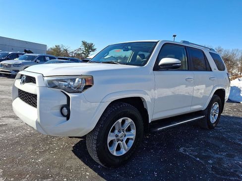 Used 2017 Toyota 4Runner SR5 image 3