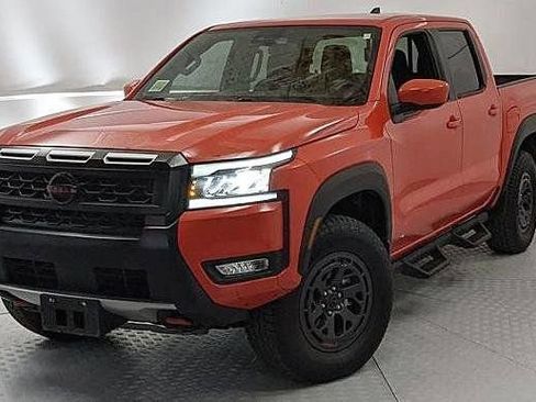 Used 2025 Nissan Frontier PRO-4X AWD/4WD image 6