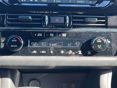 Used 2025 Nissan Pathfinder Rock Creek image 17