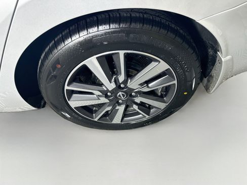 Used 2025 Nissan Versa SV w/ Trunk Package FWD image 11