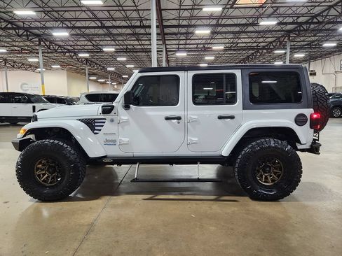 Used 2021 Jeep Wrangler Unlimited Sahara AWD/4WD image 7