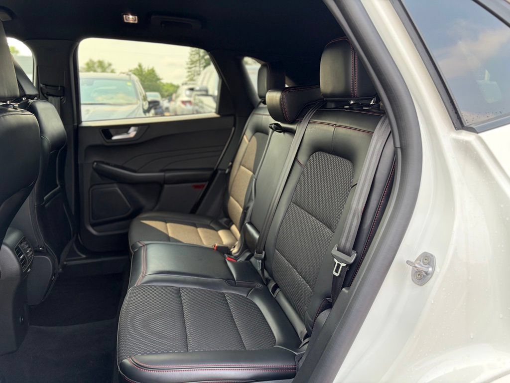 Used 2024 Ford Escape ST-Line w/ Tech Pack #1 AWD/4WD image 12