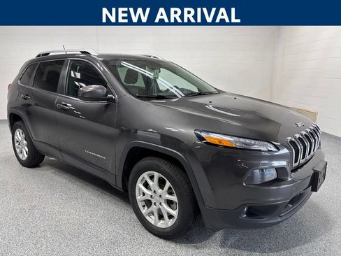 Used 2014 Jeep Cherokee Latitude w/ Cold Weather Group FWD image 1
