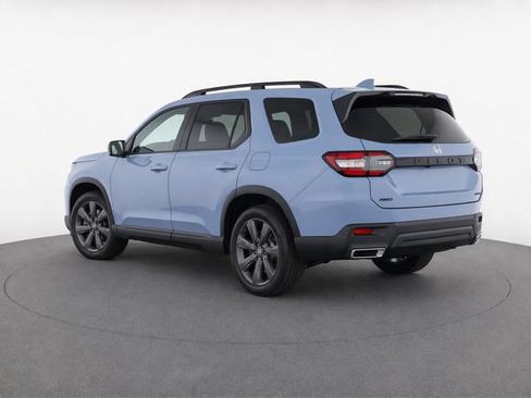 Used 2025 Honda Pilot Sport image 3