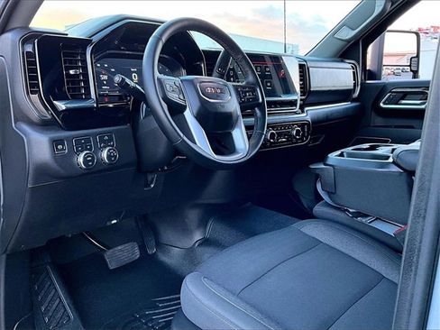 Used 2025 GMC Sierra 2500 SLE w/ SLE Value Package; image 8