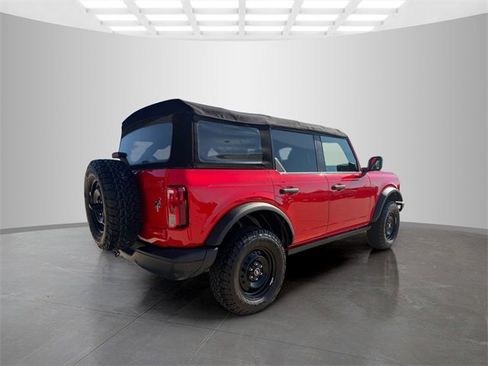 Used 2022 Ford Bronco Black Diamond image 10