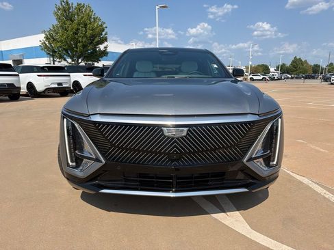 Certified 2024 Cadillac Lyriq Luxury w/ LPO, Floor Liner Package AWD/4WD image 7