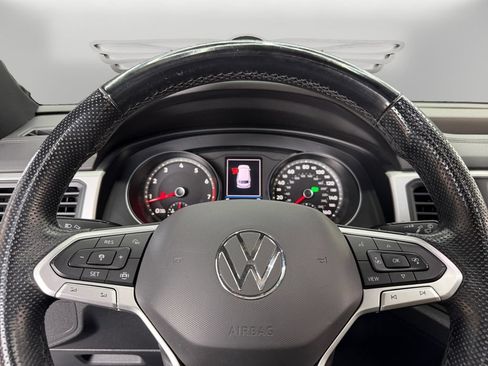 Used 2021 Volkswagen Atlas Cross Sport SE FWD image 19