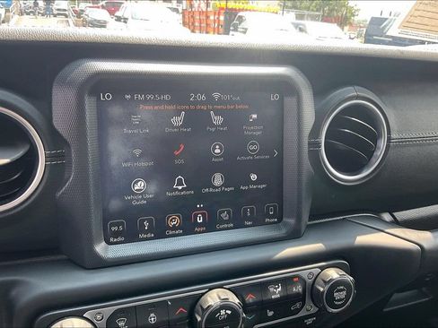 Used 2018 Jeep Wrangler Unlimited Sahara AWD/4WD image 35