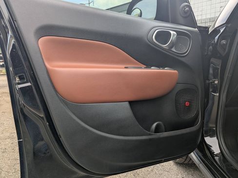 Used 2014 FIAT 500L Trekking w/ Popular Equipment Group FWD image 11