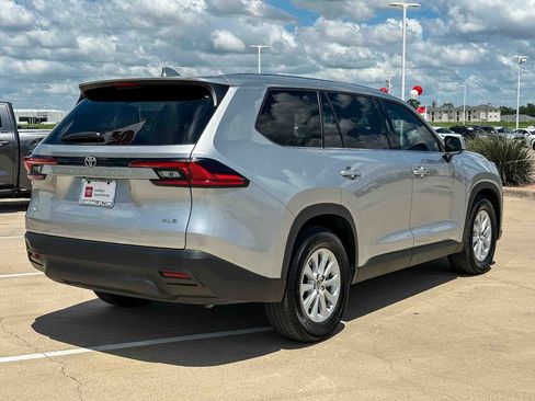 Certified 2025 Toyota Grand Highlander AWD image 3