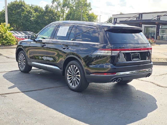 Used 2024 Lincoln Aviator AWD w/ Premium Package image 3