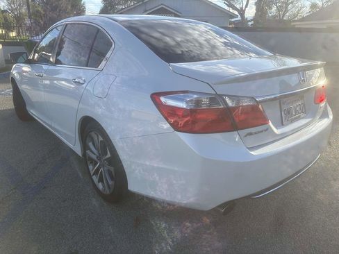 Used 2015 Honda Accord Sport image 2