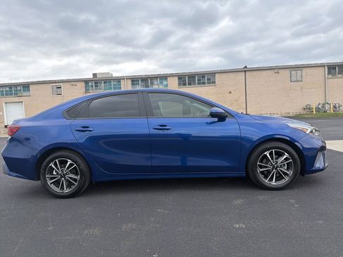 Used 2024 Kia Forte LXS image 2