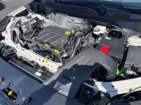 Used 2026 Chevrolet Trax RS image 42