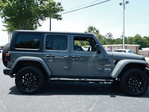 Used 2023 Jeep Wrangler Unlimited Sahara AWD/4WD image 4