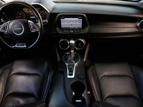 Used 2017 Chevrolet Camaro SS image 2