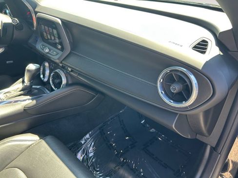 Used 2018 Chevrolet Camaro SS RWD image 27